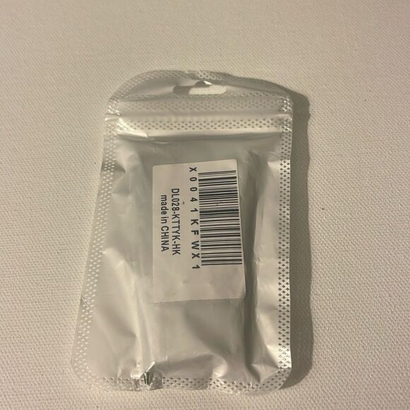 Hello Kitty Key Fob Keychain in Metal NWT - Picture 4 of 4